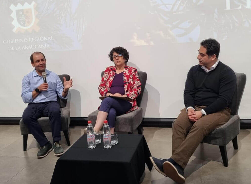 Fotografía del panel de discusión